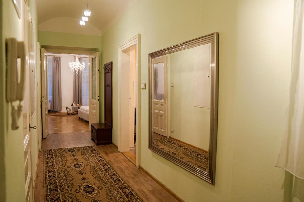 Helen Homestay Vaclavske Namesti Praga Zewnętrze zdjęcie