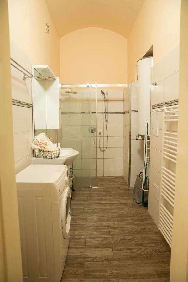Helen Homestay Vaclavske Namesti Praga Zewnętrze zdjęcie