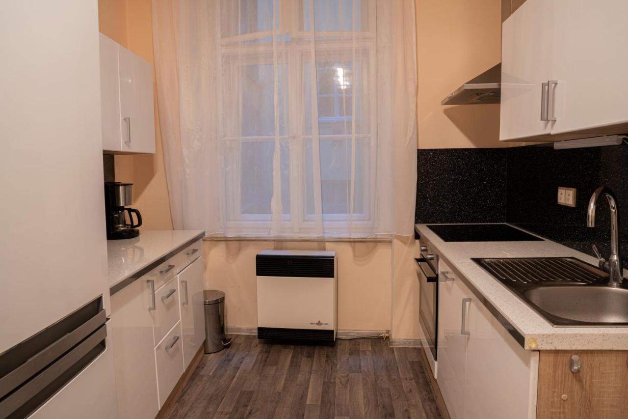 Helen Homestay Vaclavske Namesti Praga Zewnętrze zdjęcie