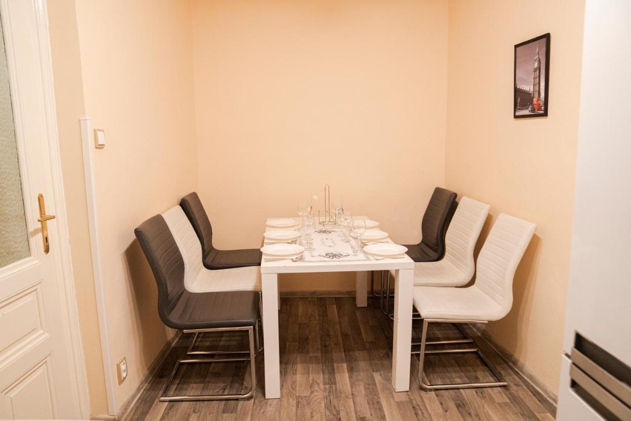 Helen Homestay Vaclavske Namesti Praga Zewnętrze zdjęcie