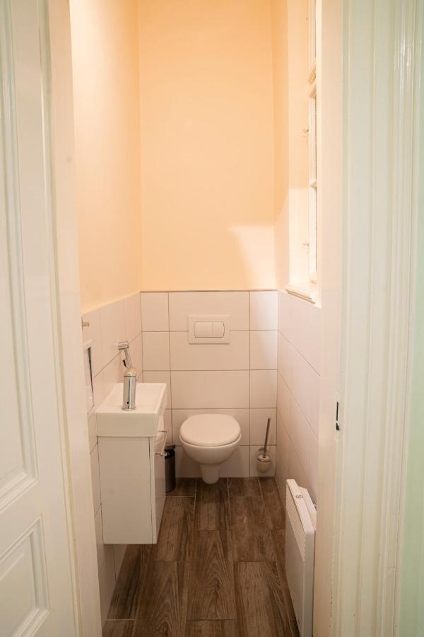 Helen Homestay Vaclavske Namesti Praga Zewnętrze zdjęcie