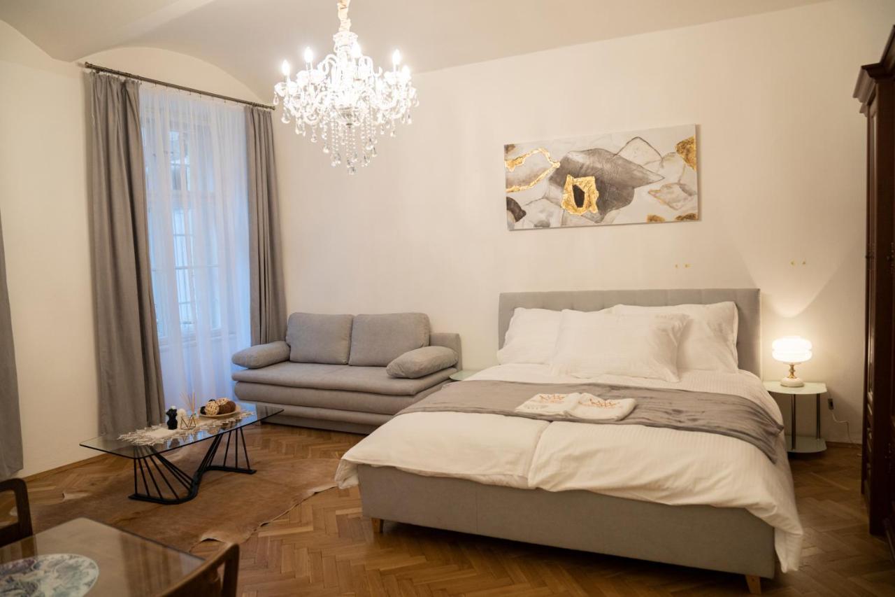 Helen Homestay Vaclavske Namesti Praga Zewnętrze zdjęcie