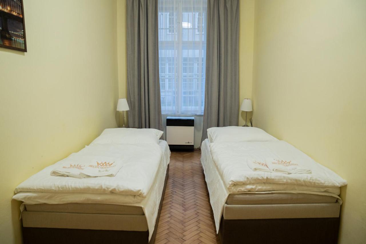 Helen Homestay Vaclavske Namesti Praga Zewnętrze zdjęcie