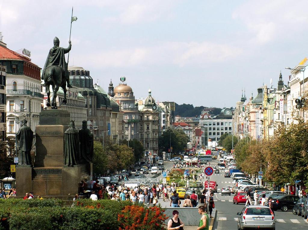 Helen Homestay Vaclavske Namesti Praga Zewnętrze zdjęcie